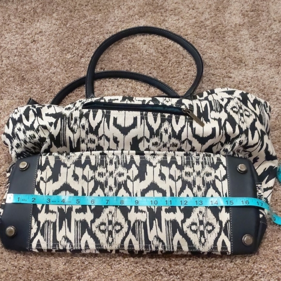 Cynthia Rowley B&W Ikat Weekender Bag - Picture 5 of 12